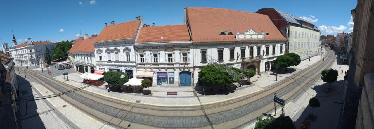 Belvárosi Vintage Apartman a sétálóutcán Miskolc Exterior foto